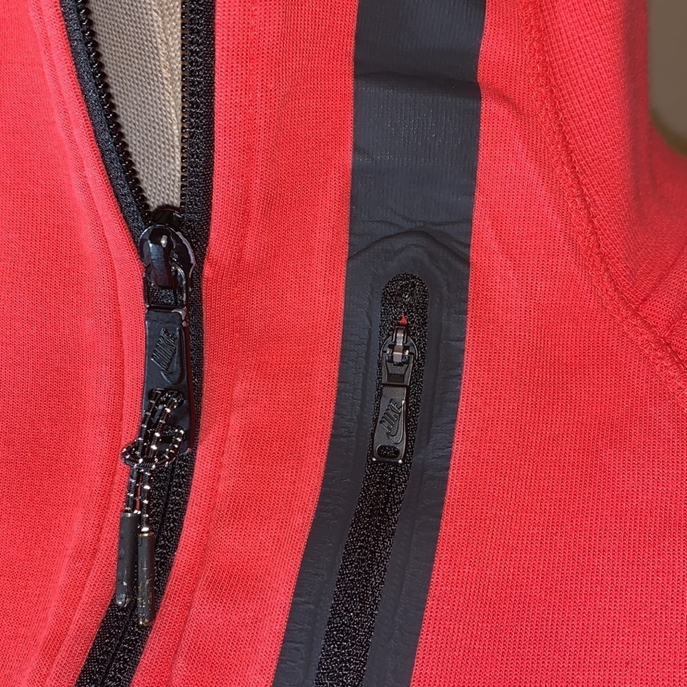 Nike - Picture 7 of 9